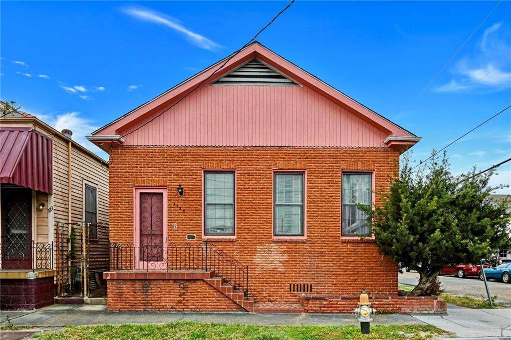 1133 Derbigny Street - Photo 1