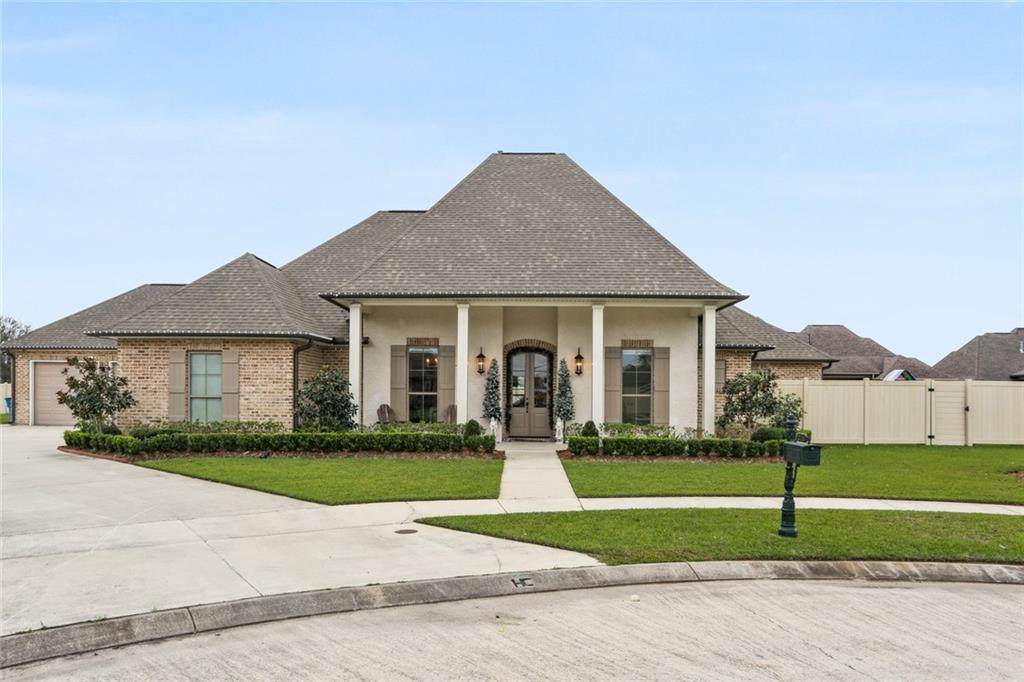 401 Lac Calcasieu Drive - Photo 1