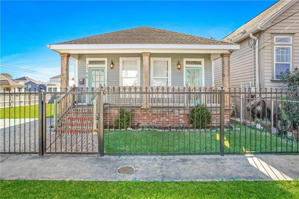 2566-70 Rocheblave Street - Photo 1