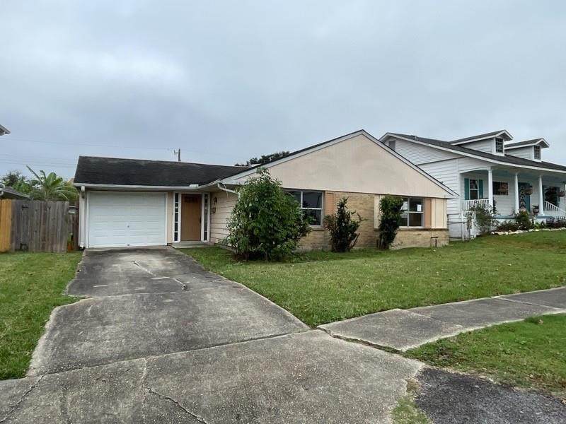 221 Appletree Lane - Photo 1