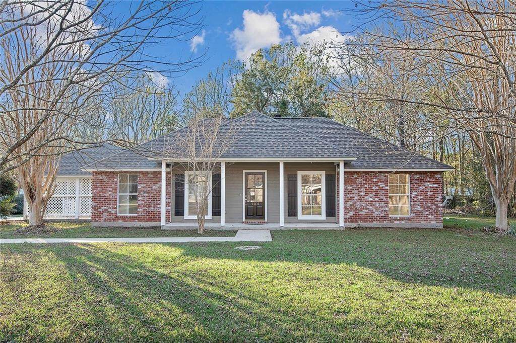104 Pine Oaks Court - Photo 1