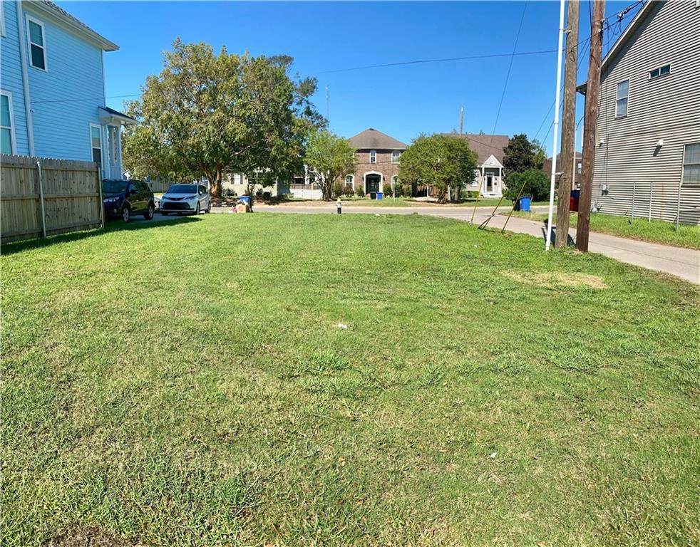 5921 Milne Boulevard - Photo 1
