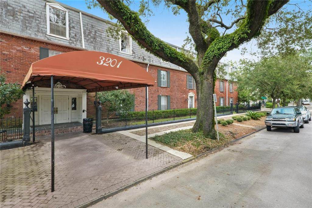 3201 St. Charles Avenue - Photo 1