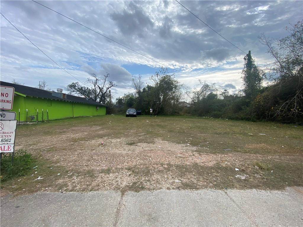 404 Colorado Avenue - Photo 1