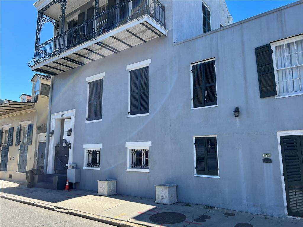 1131 Burgundy Street - Photo 1