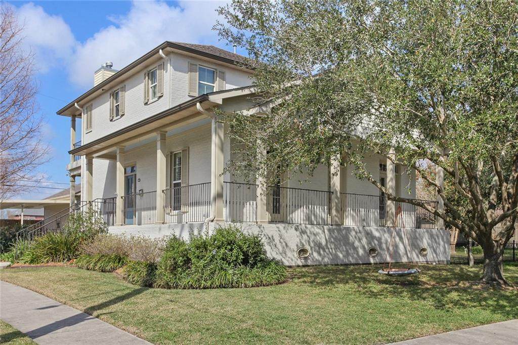 877 Mouton Street - Photo 1