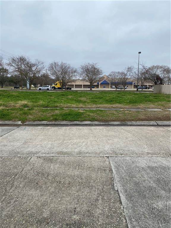 1407 Center Street - Photo 1
