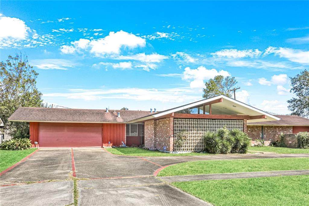 135 Willow Drive - Photo 1