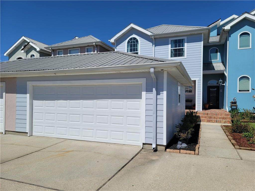 1407 Royal Palm Drive - Photo 1