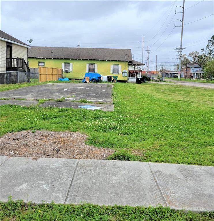 2334,2336, Clouet Street - Photo 1