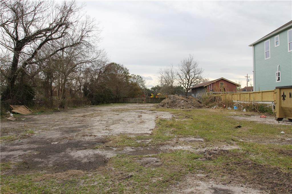 10948 Hayne Boulevard - Photo 1