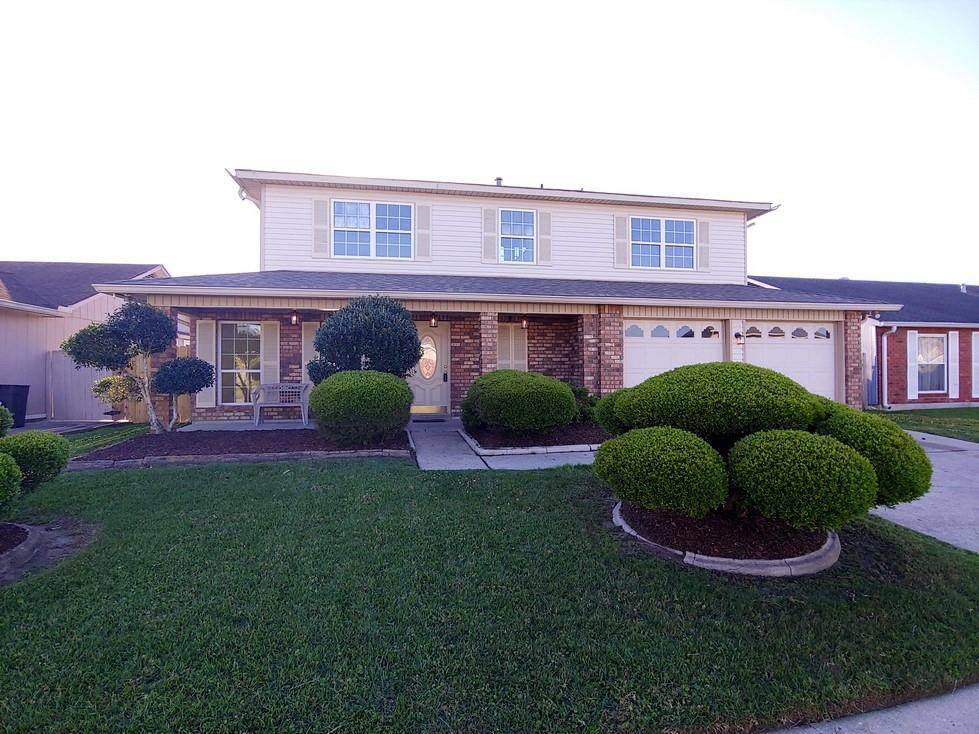 1020 Kingsway Drive - Photo 1