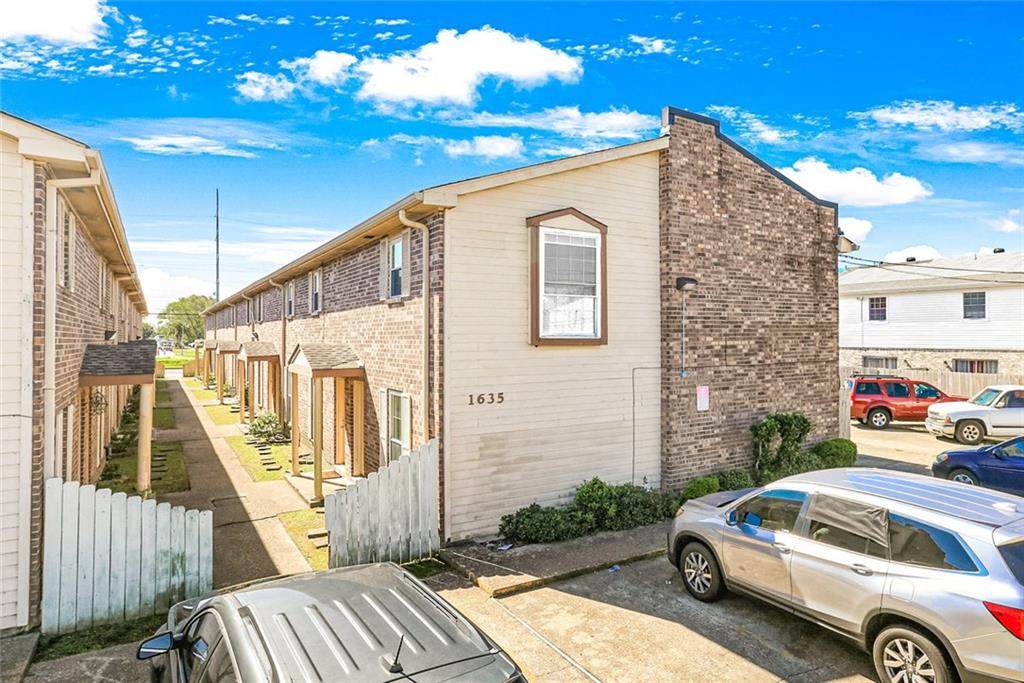 1635 Newport Place - Photo 1