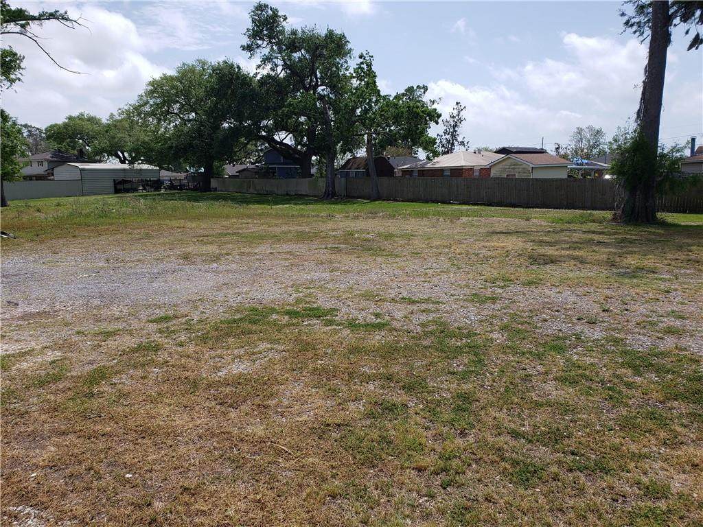 Barataria Boulevard - Photo 1