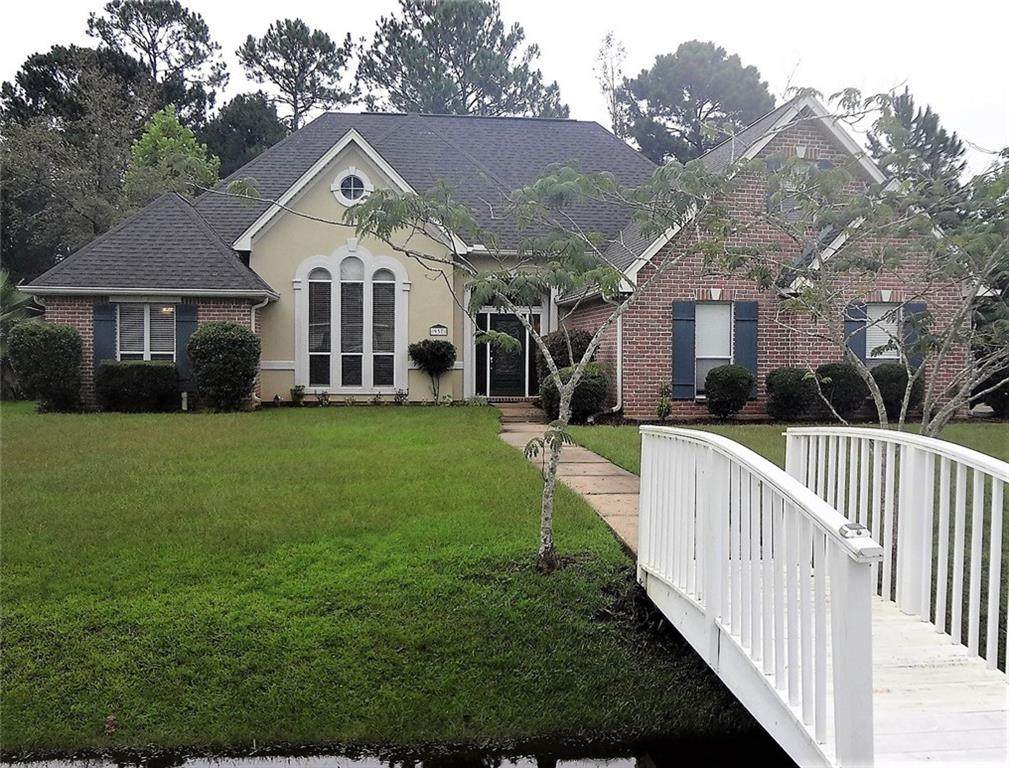 937 Crestwood Drive - Photo 1