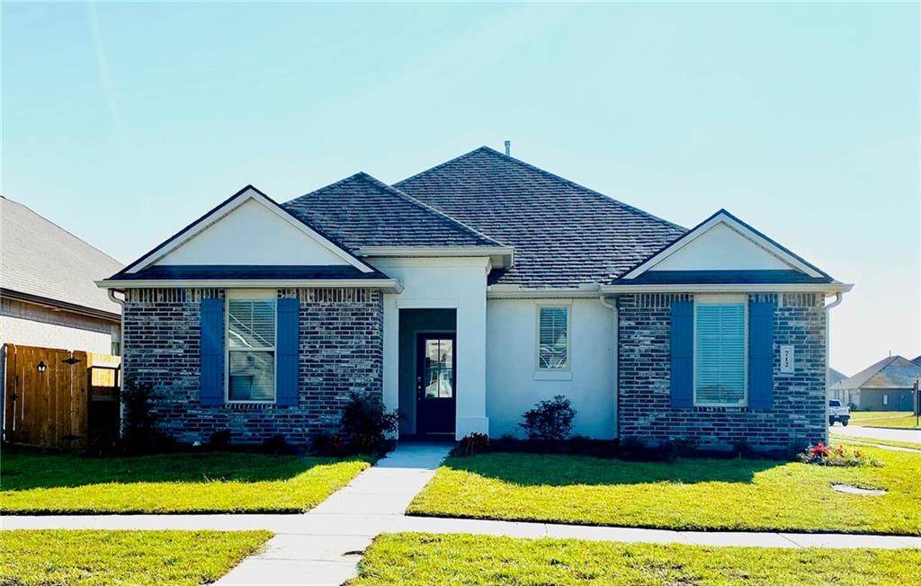 712 Lakeshore Village East Drive - Photo 1