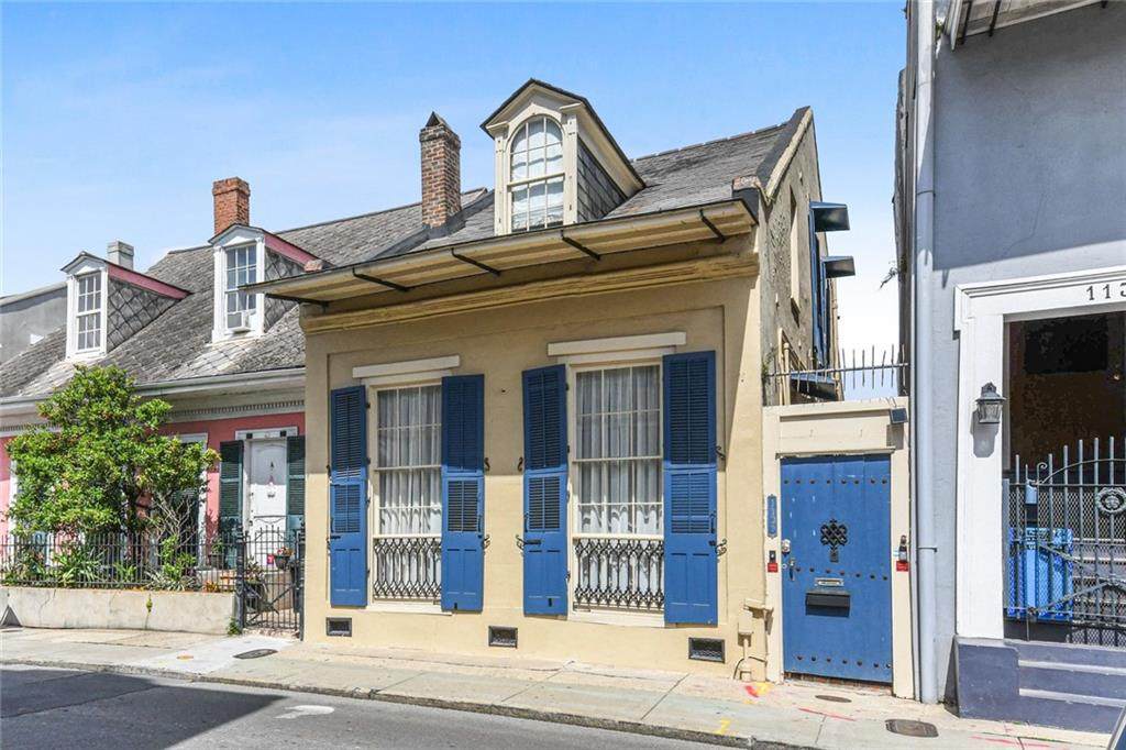 1129 Burgundy Street - Photo 1