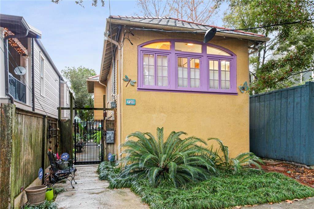 720 Calhoun Street - Photo 1
