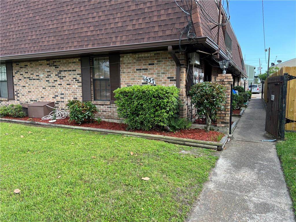 1637 42ND Street - Photo 1