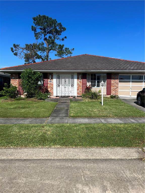 1905 Riviere Avenue - Photo 1
