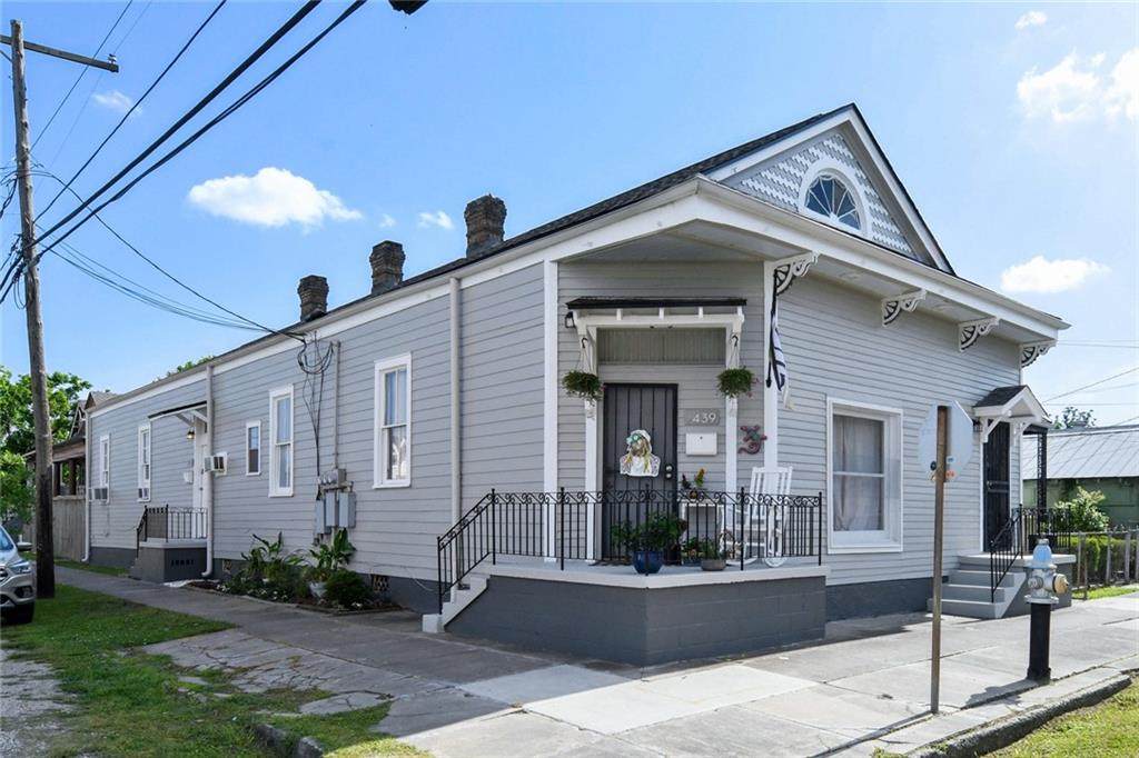437-39 Homer Street - Photo 1