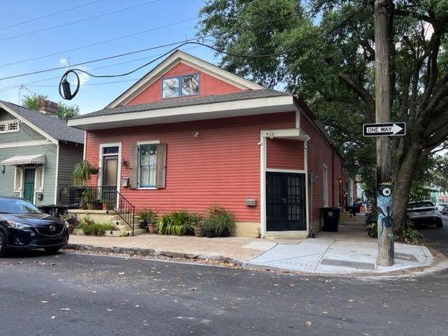 2301 Dauphine Street - Photo 1