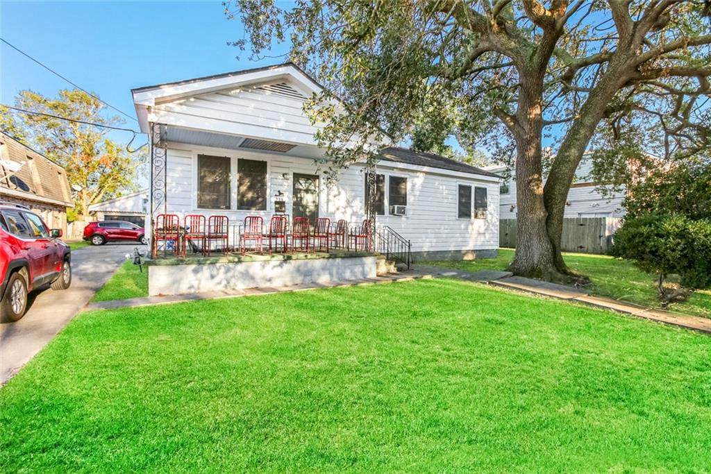 213 Zinnia Avenue - Photo 1