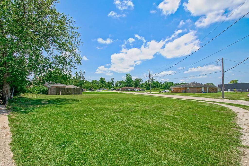 2803 Daniel Drive - Photo 1