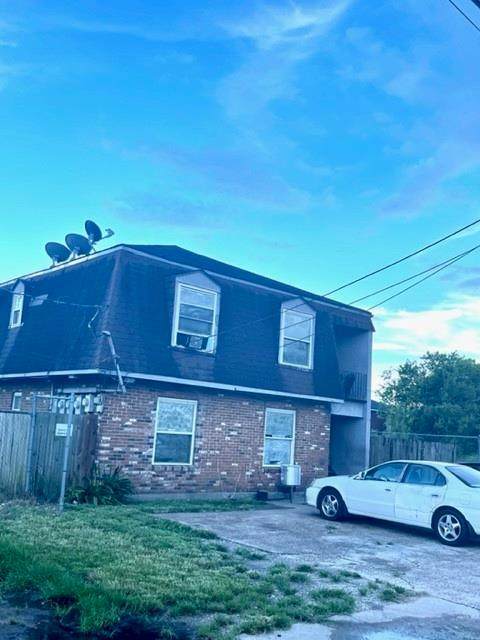 501 Elm Street - Photo 1