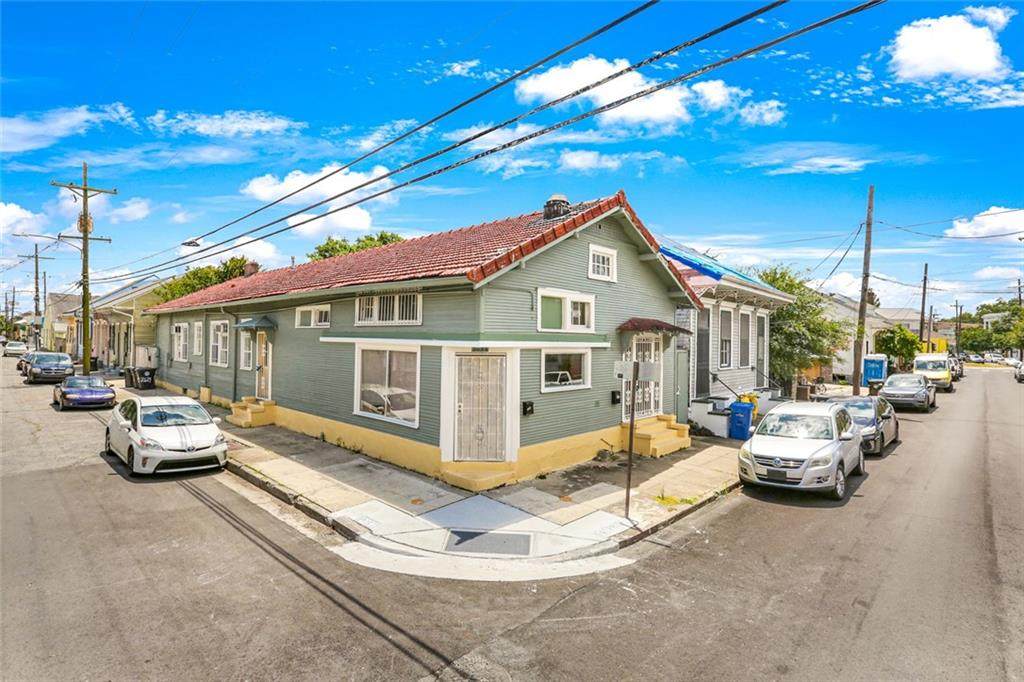2632 34 Dauphine Street - Photo 1