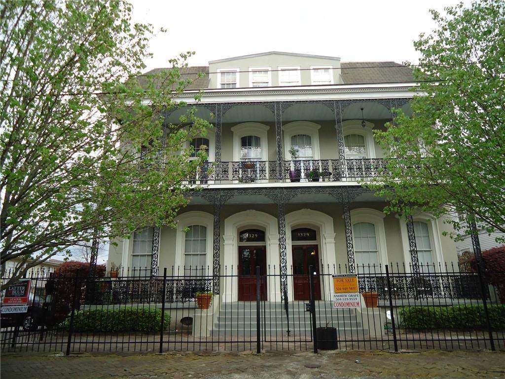 1329 St. Andrew Street - Photo 1
