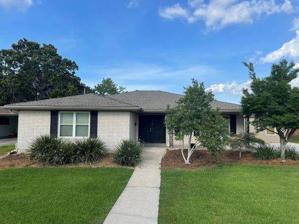 4721 Henican Place - Photo 1