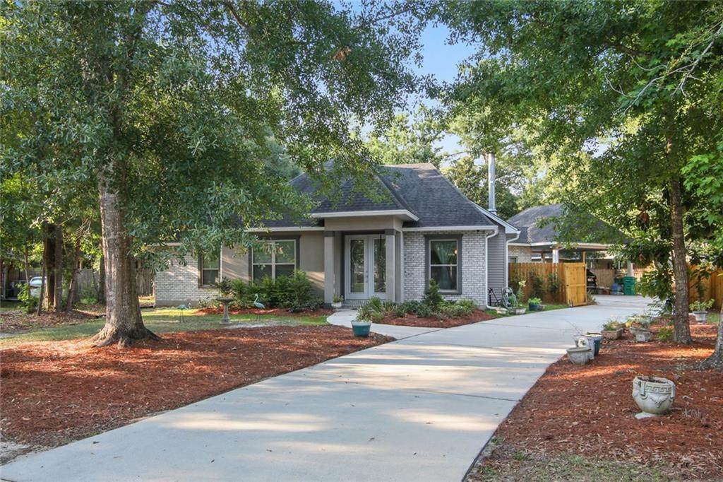 136 Oak Leaf Drive - Photo 1