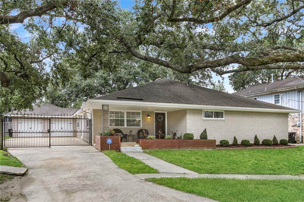 6035 Chamberlain Drive - Photo 1