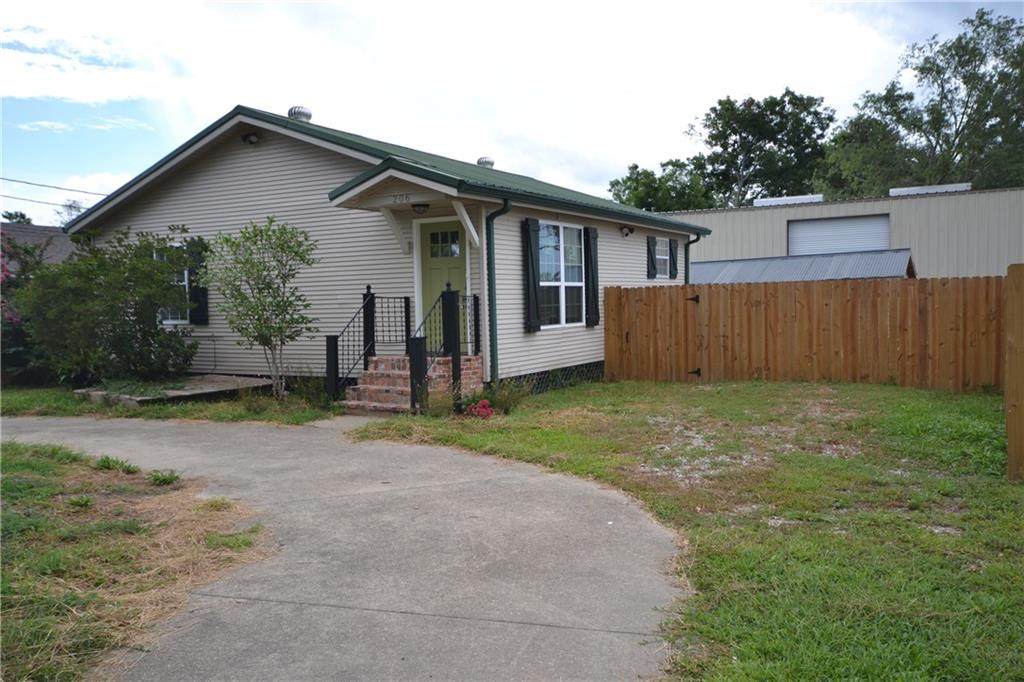206 Easy Street - Photo 1