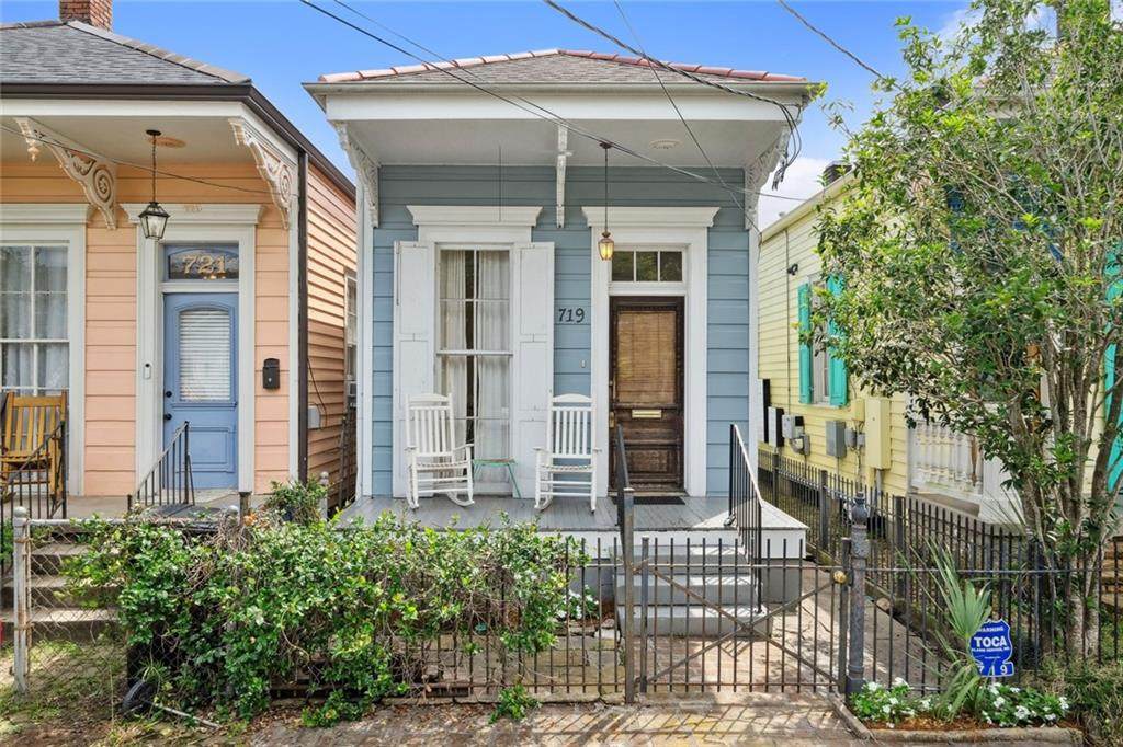 719 Pleasant Street - Photo 1