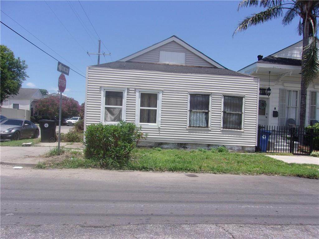 3729 Annunciation Street - Photo 1