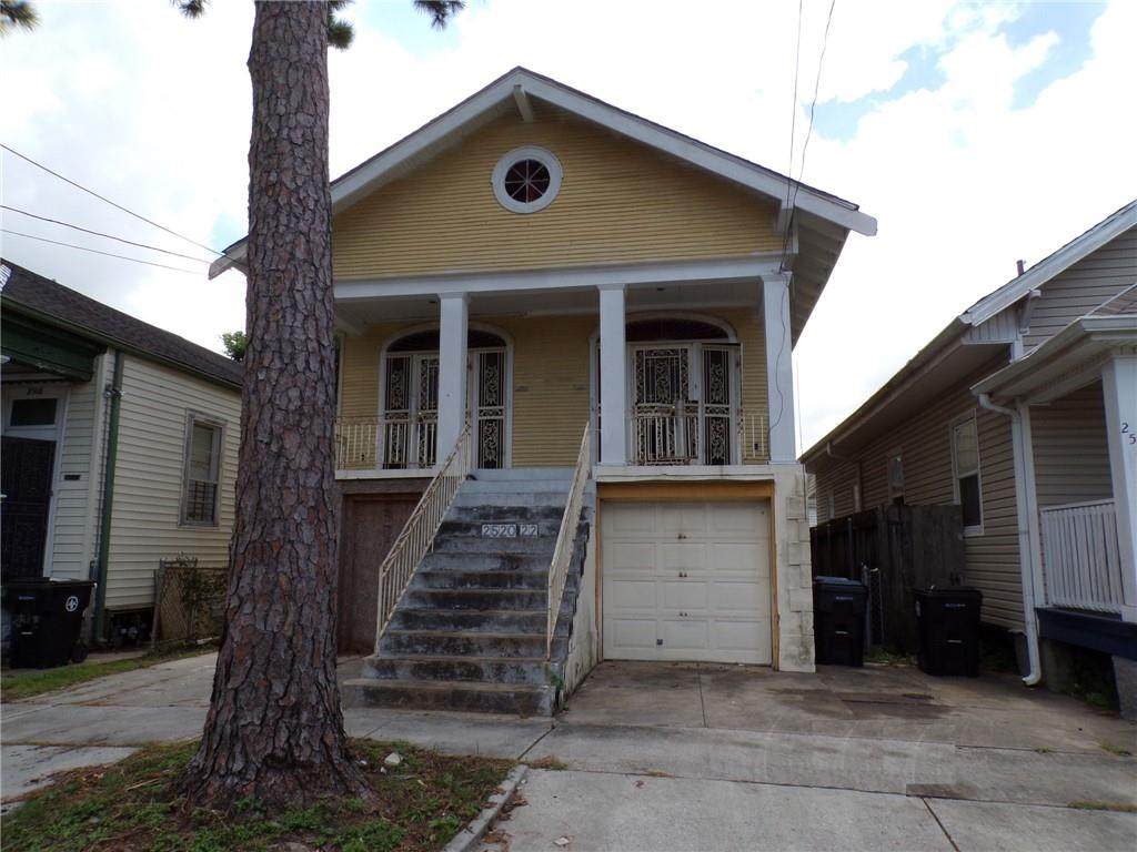 2520 22 Lapeyrouse Street - Photo 1