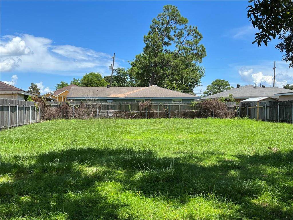 4911 Camelot Drive - Photo 1
