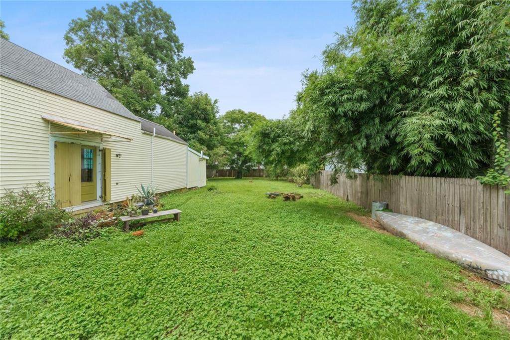 2323 Urquhart Street - Photo 1