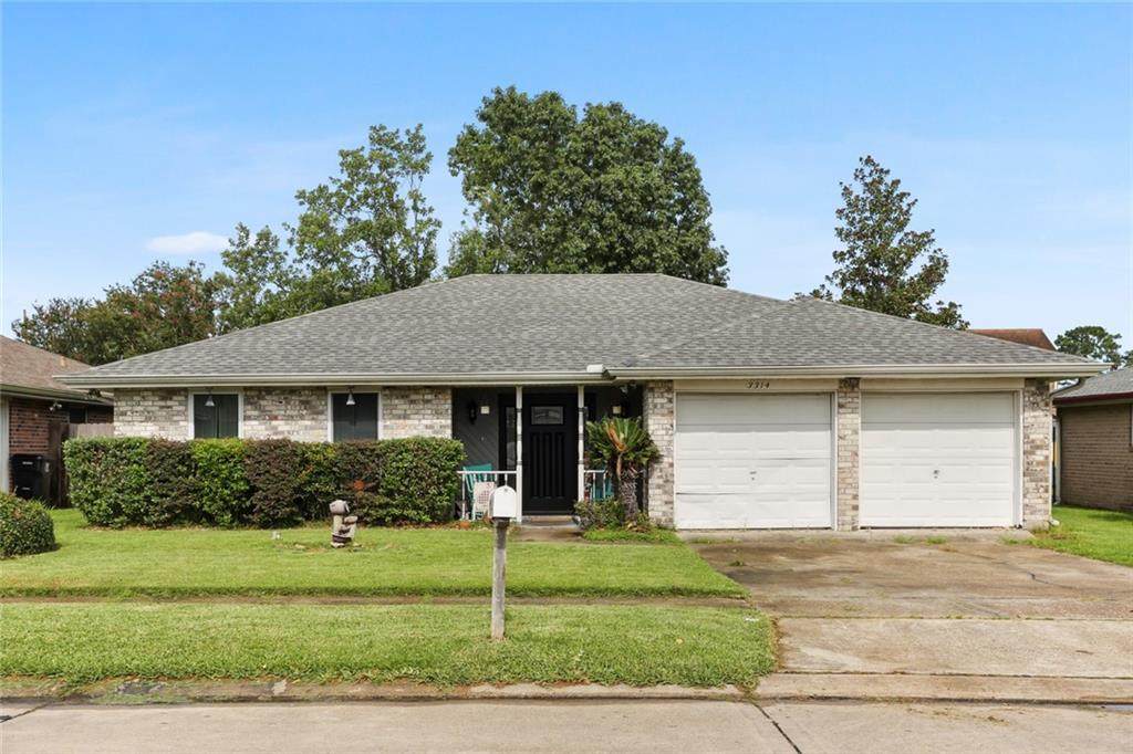 3314 Grandwood Boulevard - Photo 1
