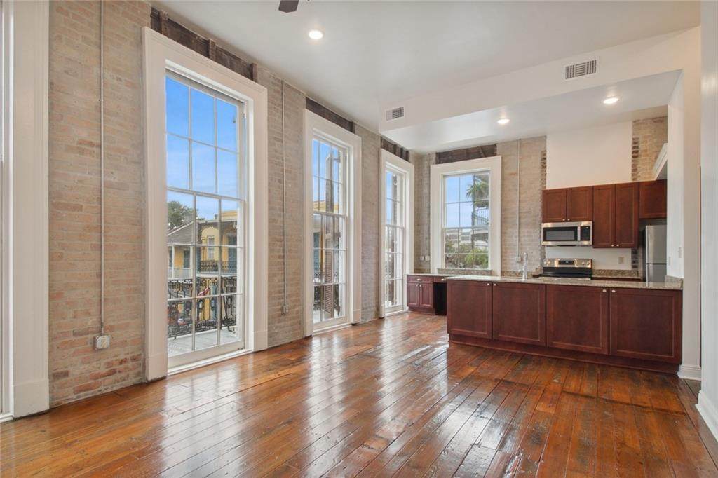 438 Dauphine Street - Photo 1