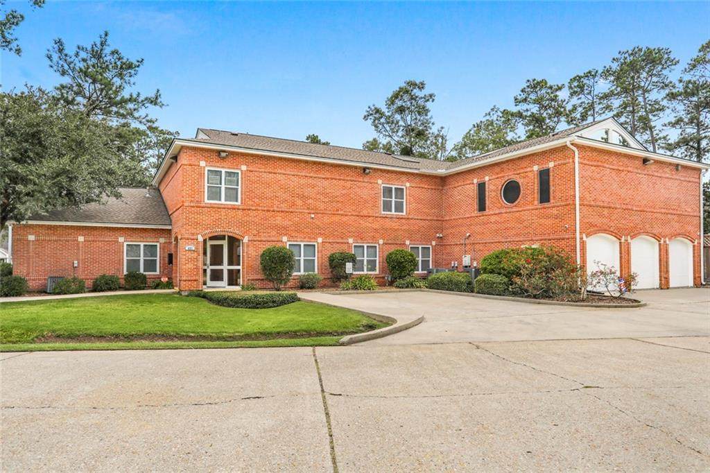 633 Village Lane - Photo 1