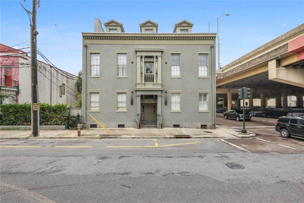 1115 Prytania Street - Photo 1