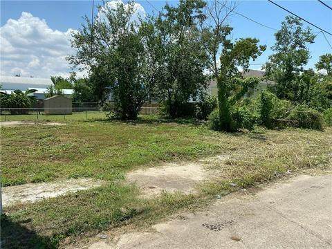1714 Tricou Street - Photo 1