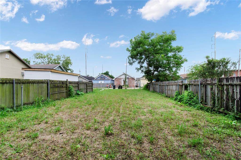 2515 Lincoln Court - Photo 1