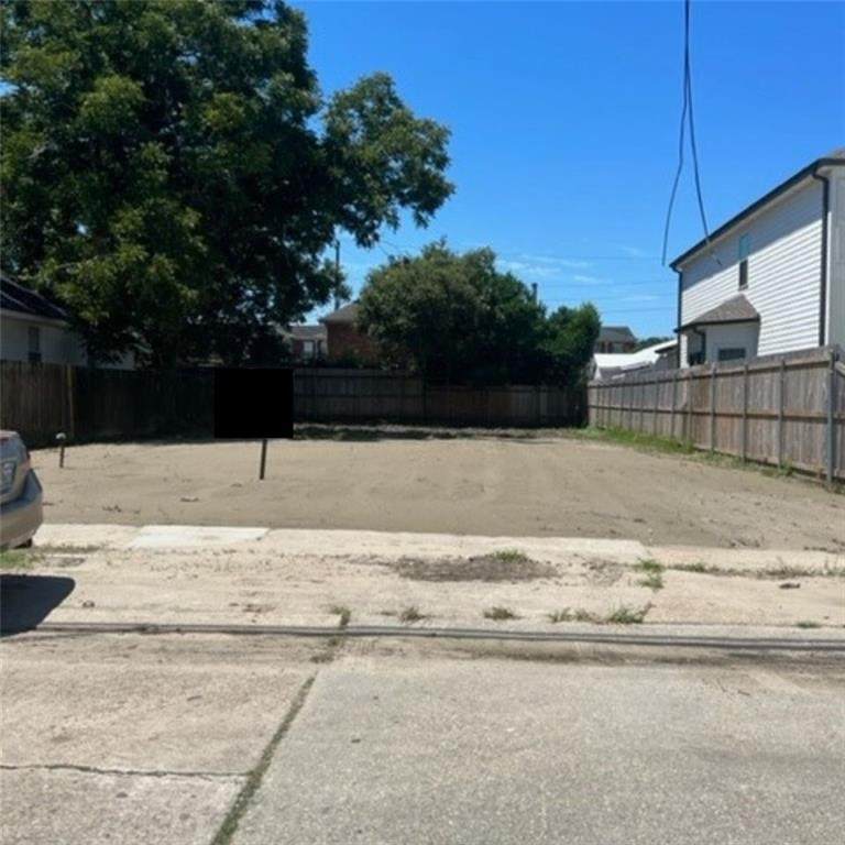 384 Aris Avenue - Photo 1