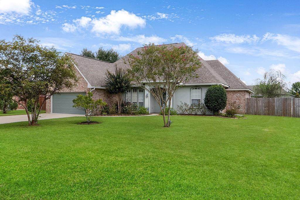 407 Gainesway Drive - Photo 1