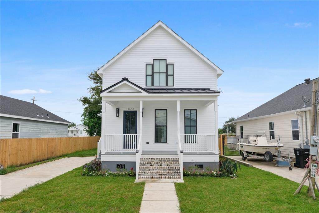 1823 Alexander Avenue - Photo 1