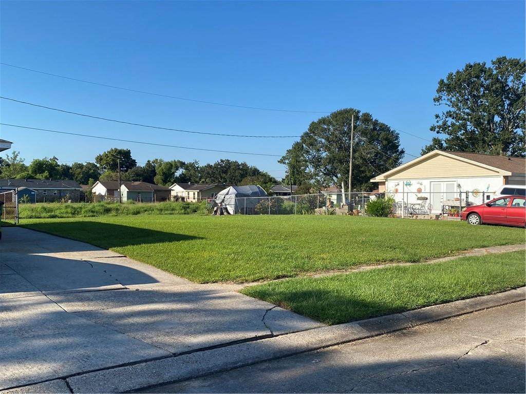 829 St John Avenue - Photo 1